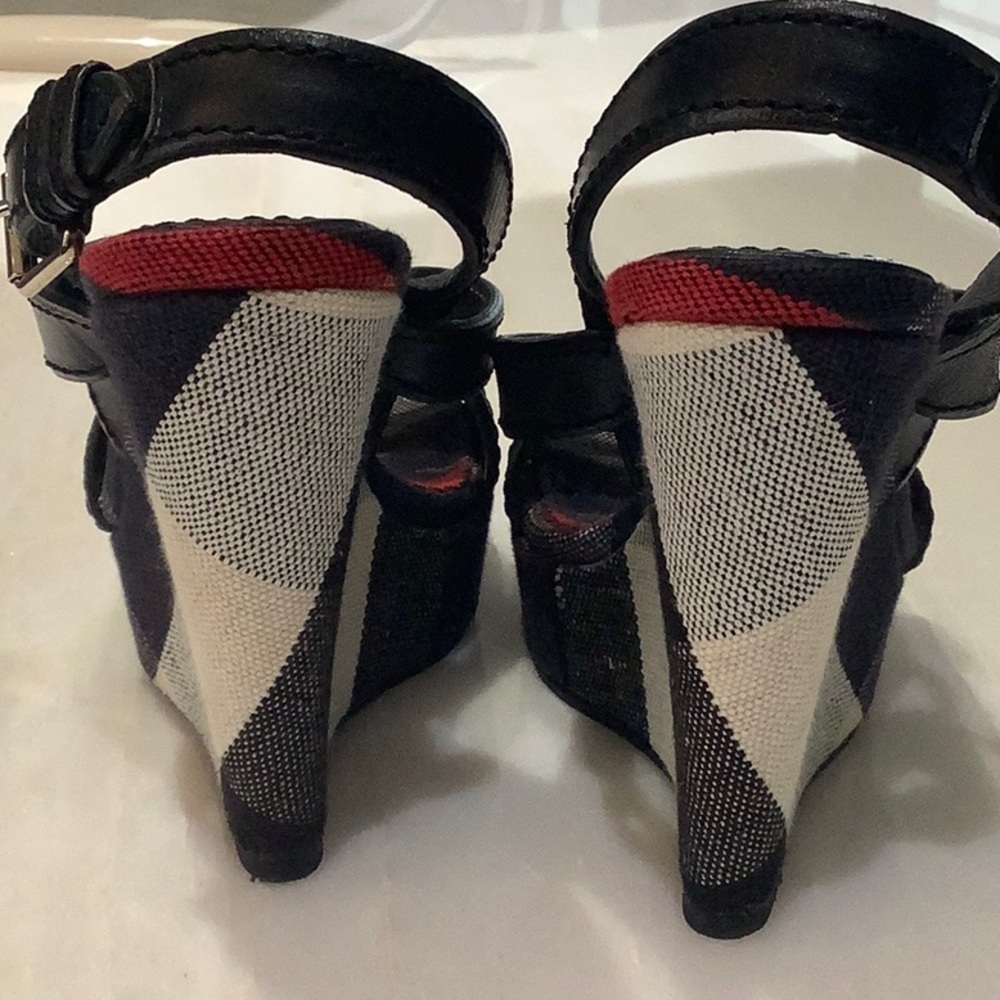 Extra pics Burberry platforms